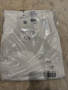Gloria Vanderbilt Amanda Straight Leg Pants in White